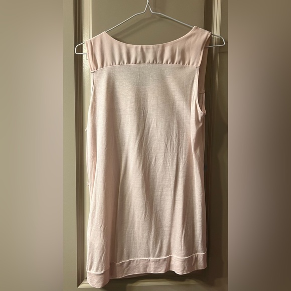 H&M cream-pinkish top with black floral details in size Small. Never worn out. - Picture 4 of 5